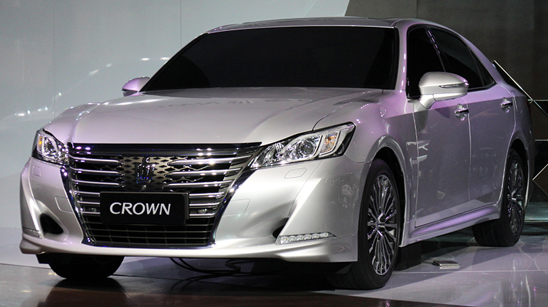Toyota Crown 15 S на новой платформе GА-L
